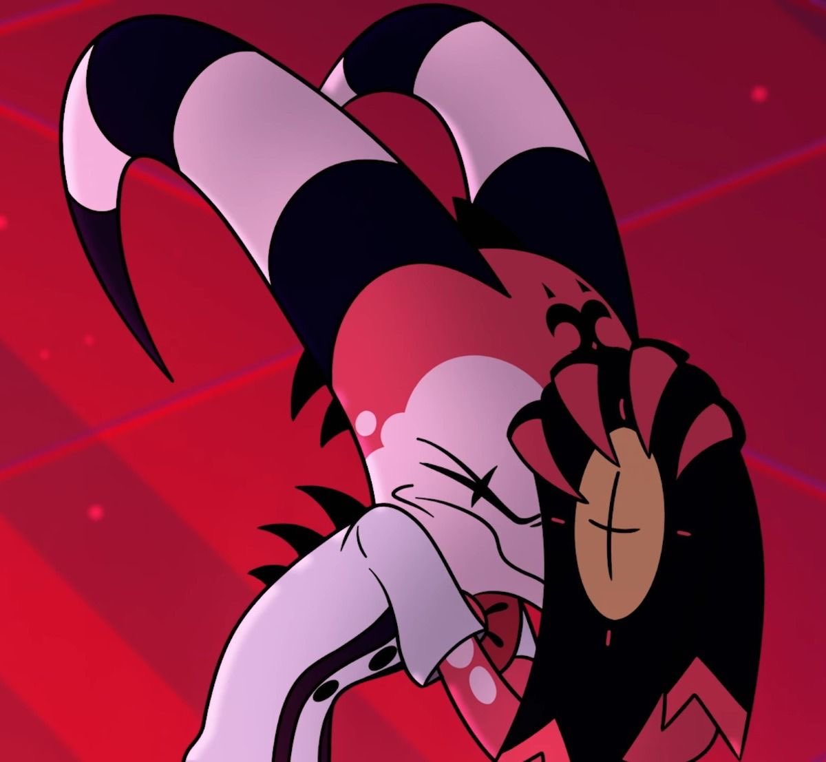 vampymunsons's tweet photo. he’s either sad and pathetic or sexy https://t.co/kNuPrhYs27