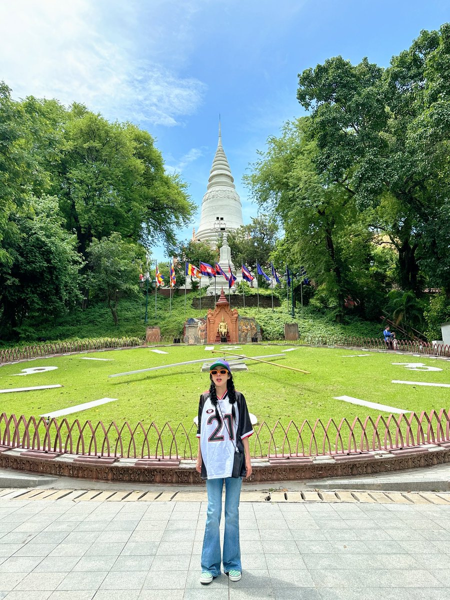 krungy21's tweet image. Very short stay in Cambodia 🇰🇭 but I’ve got so much love and beautiful memories. The place is so beautiful, people are so kind and our Blackjacks were amazing!!! 🥳 Super energetic!!! ♠️♥️ We love you and thank you so much for the love!!! We definitely wanna go back for another…