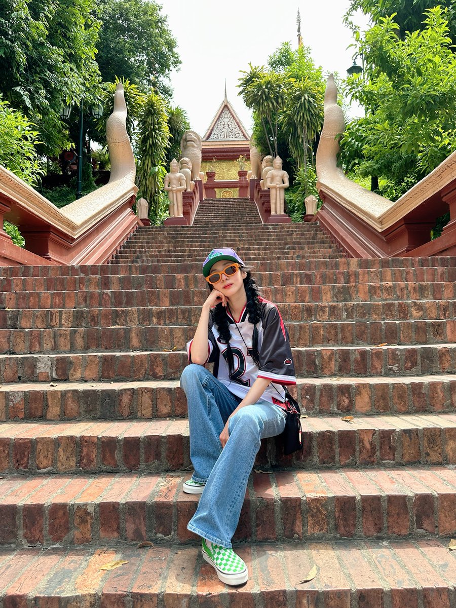 Very short stay in Cambodia 🇰🇭 but I’ve got so much love and beautiful memories. The place is so beautiful, people are so kind and our Blackjacks were amazing!!! 🥳 Super energetic!!! ♠️♥️ We love you and thank you so much for the love!!! We definitely wanna go back for another