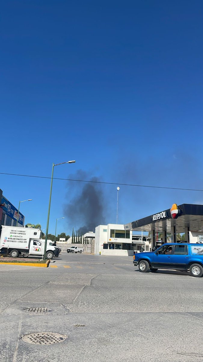 Planoinforma's tweet photo. 🔥 Reportan un incendio por los Gómez, en dirección carretera Rioverde, hacia Quintas.
En breve más información...
#ReportePI https://t.co/KACiHbWCVZ