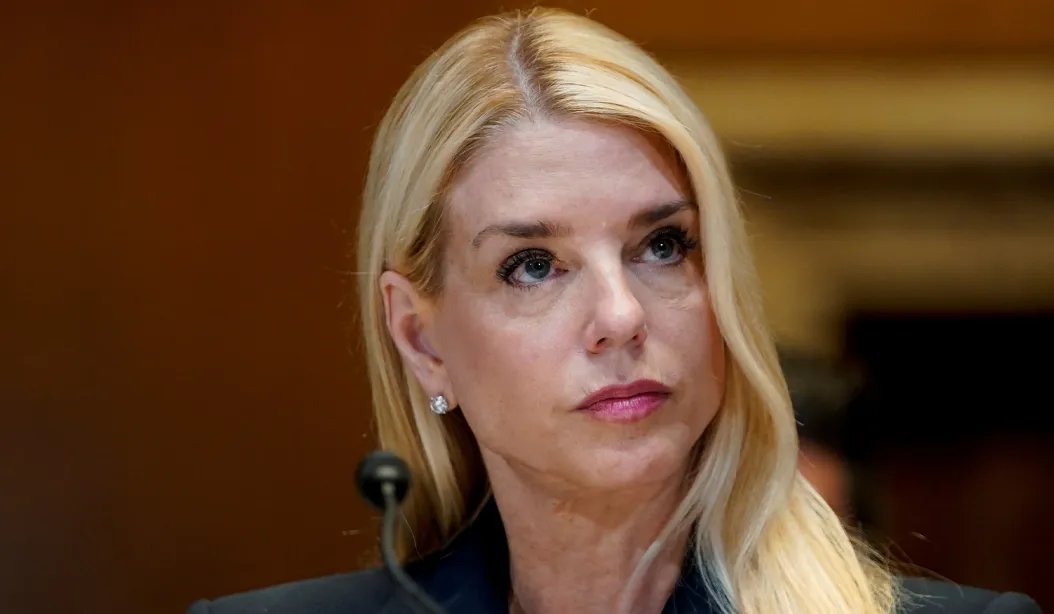 Trump DOJ Drops Cases Against Top MS-13 Leaders National Review

Now our goal is NOT to get rid of "poison blood, criminal, illegal immigrants"?

I knew they were cool with the white illegal immigrants, human traffickers and drug lords, but WTH is this?

nationalreview.com/2025/07/trump-…