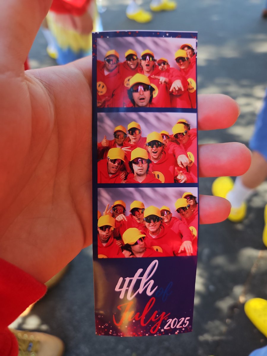 I SNUCK INTO THE FAZE PARTY

GAMING + YAPPING

twitch.TV/KEGSHOUTS