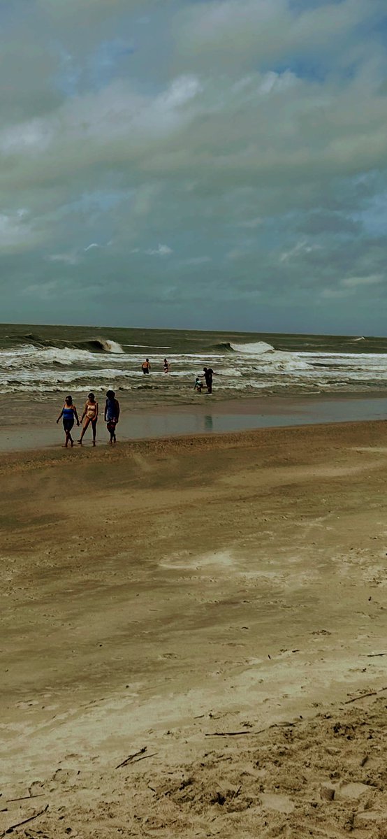 D_Frezza's tweet image. Chantel provides some fun this morning.  Get out there while you can if you’re local 
#Swell #TropicalStormChantal