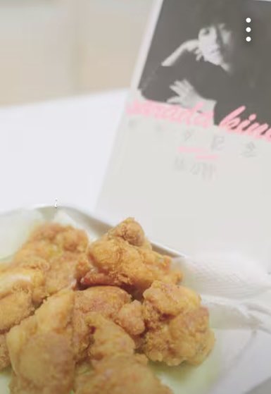#サラダ記念日 
#読了 

7月6日はサラダ記念日です🥗

『サラダ記念日』（俵万智／河出書房新社）→サラダではなく「カレーからあげ」!?［第35食（冊）目］ #読食堂はらぺこみつけ
youtube.com/shorts/rizWZh5…