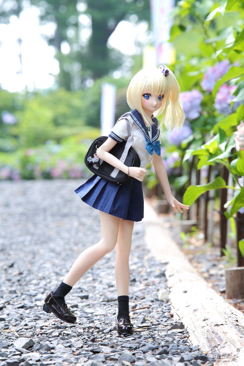 今日も暑い中元気に登校して行ったイーゼルだけど…土曜日だよね🙄❓

イーゼル『じゅうやくしゅっきんだよ(´❛ᵕ❛`)⌒』

いや！使い方違うから😂

 #ちぇりっ娘