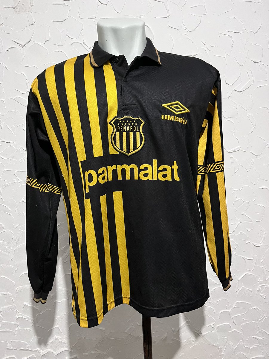 casacasCAP's tweet photo. Peñarol 1996 Manga Larga 
Marcelo de Souza 
@OficialCAP @capmuseo https://t.co/uaAr6J7nIC