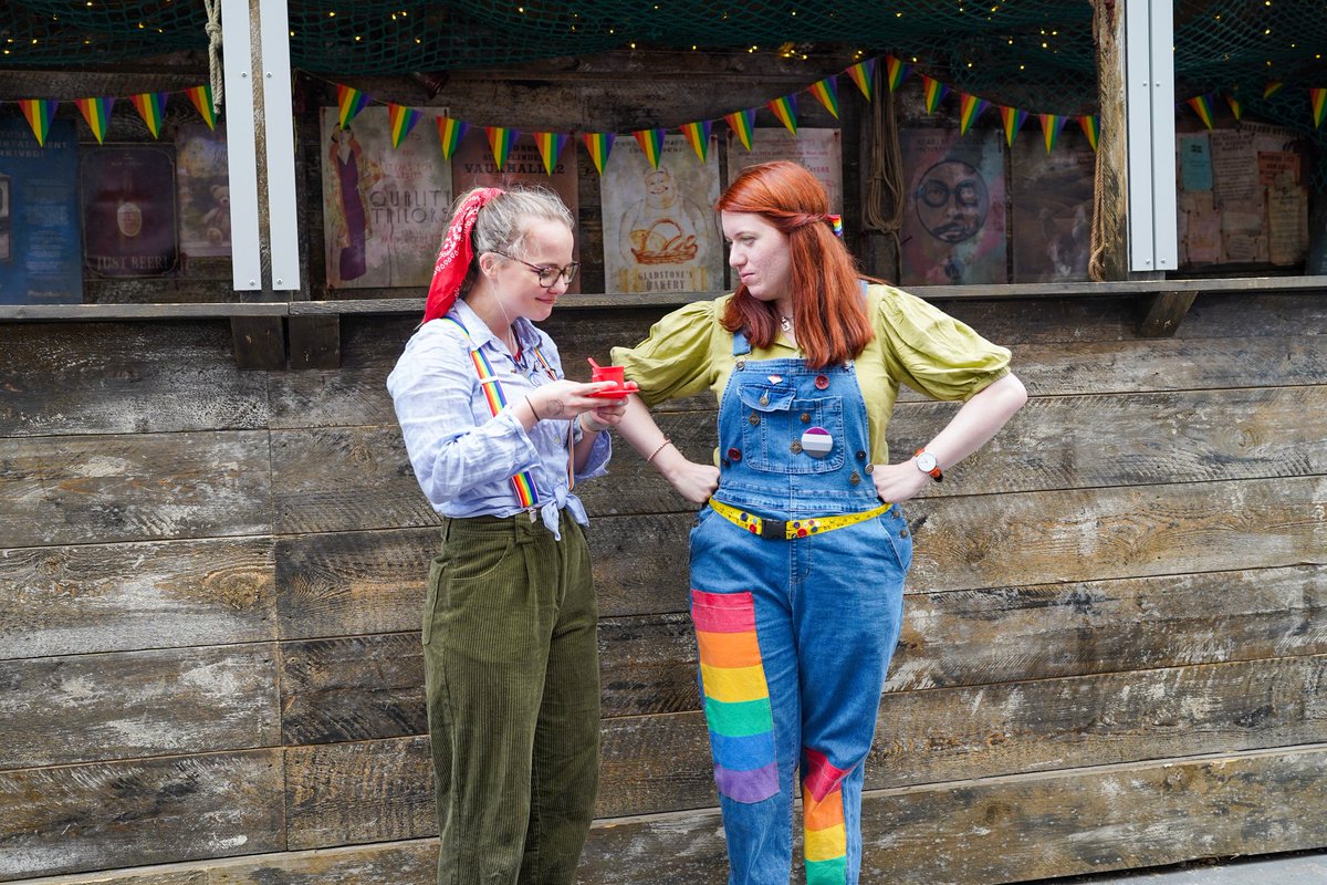 luciatonacci's tweet image. So... This happened tonight.
Thank you for everything, Buttons. And thank you to this wonderful extended chosen family we built at the Ambassadors.
Mrs Bennett/Keynvor, over and out🩵