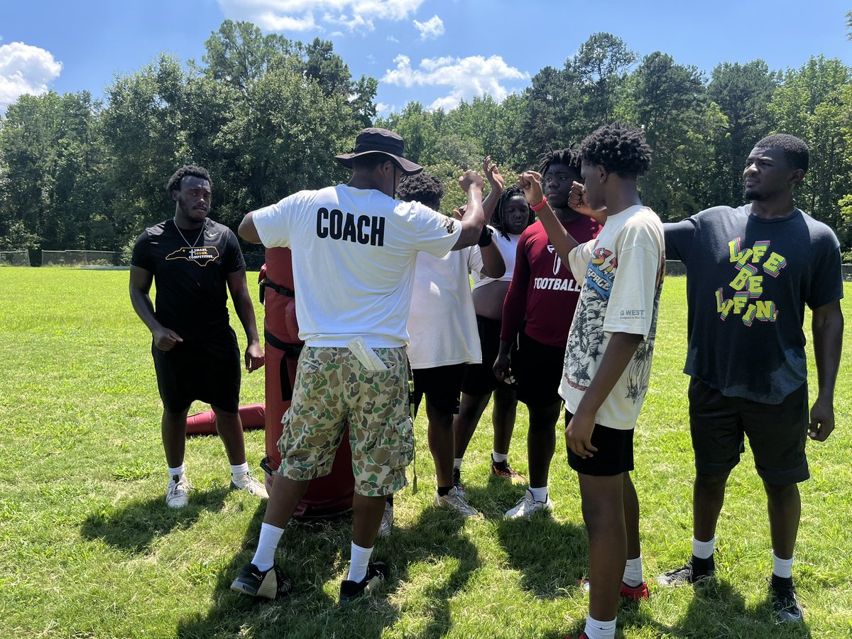 Kendy (Meek, Muhammad & Malik’s dad) (@alcinekendy) on Twitter photo <a href="/grind_empire/">My Grind My Empire Sports</a> one of the best in the defensive coach business. All 3 of my boys trained by The Abbott, Come get this work #Shottas <a href="/grind_empire/">My Grind My Empire Sports</a> one of the best in the defensive coach business. All 3 of my boys trained by The Abbott, Come get this work #Shottas