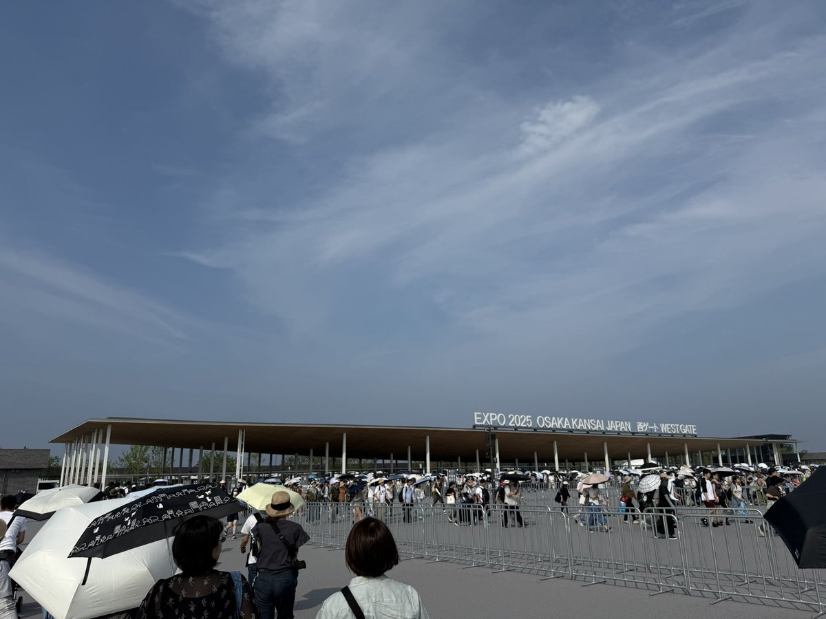 officeinsa's tweet photo. 2025.7.6
8:18
関西・大阪万博🇯🇵西ゲート

桜島駅に7:30到着
シャトルバスに7:40並ぶ
8:00頃にシャトルバス発車
8:15西ゲート到着

こんな感じです https://t.co/PGy10APD81