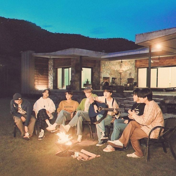 BTS menjadi artis PERTAMA dan SATU-SATUNYA dalam sejarah yang lagunya berhasil mencapai posisi #1 di tangga lagu World Digital Song Sales dalam 10 tahun terakhir. 

(2016, 2017, 2018, 2019, 2020, 2021, 2022, 2023, 2024, 2025)

CONGRATULATIONS BTS
BTS BTS BTS
BTS PAVED THE WAY