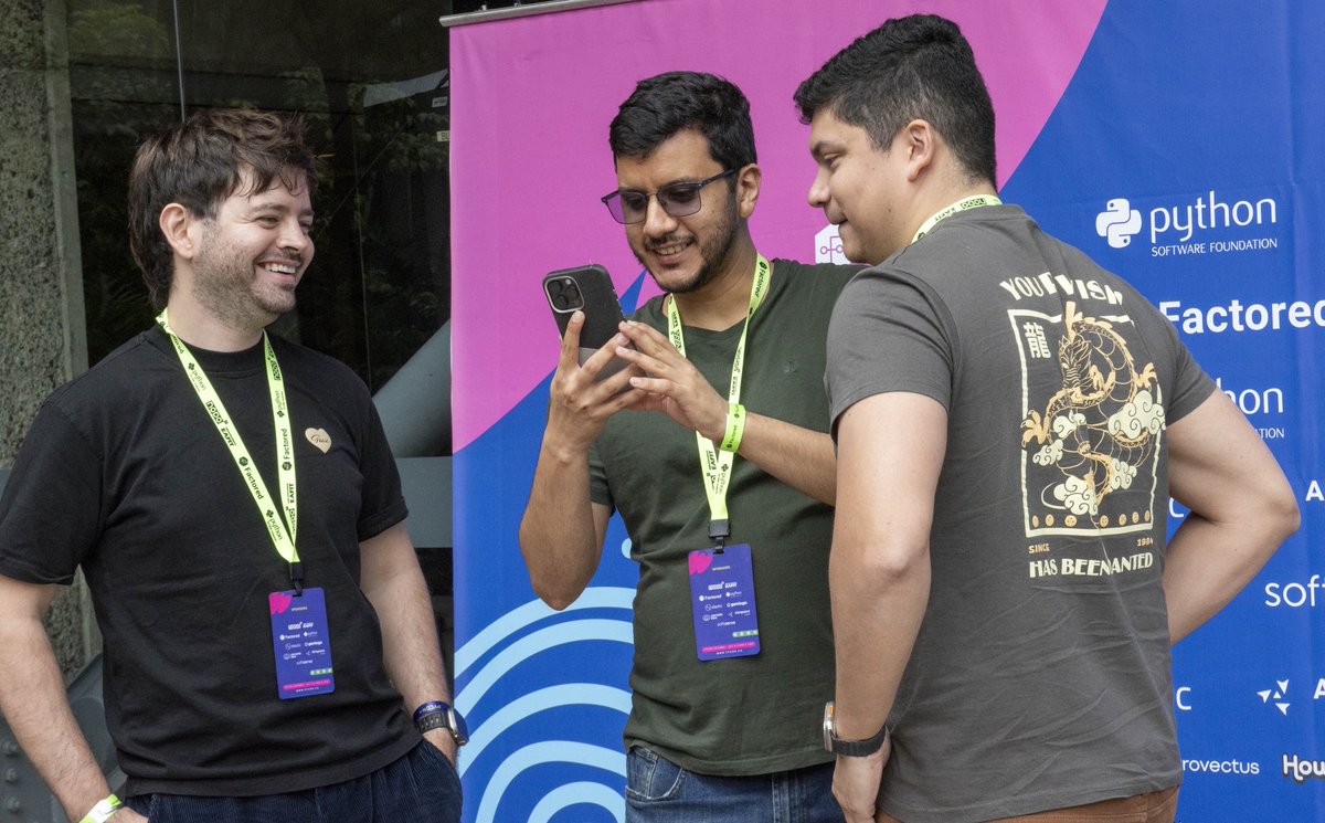 pyconcolombia's tweet image. Day 2 of PyCon Colombia 2025 comes to a close 🐍💻
Today was full of learning, shared experiences, and meaningful conversations that continue to strengthen this community.
Thank you to everyone who was part of this day.
#PyCon #PythonLive #PyConColombia #PythonCommunity