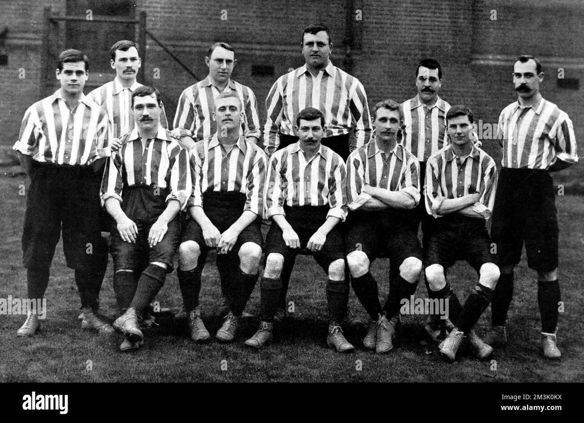 ⏪ BLADES BACK IN TIME ⏪

Sheffield United team photo in 1902.

#twitterblades #sufc