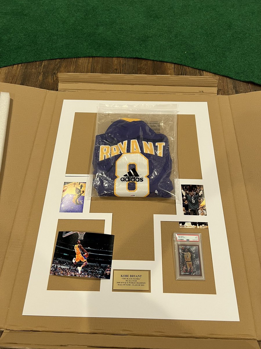 Cooker_14's tweet photo. Going to start a thread for the autographed jerseys that I have framed this year.

1. Kobe Bryant #Kobe #BlackMamba #Lakers https://t.co/q6n0CarE7n