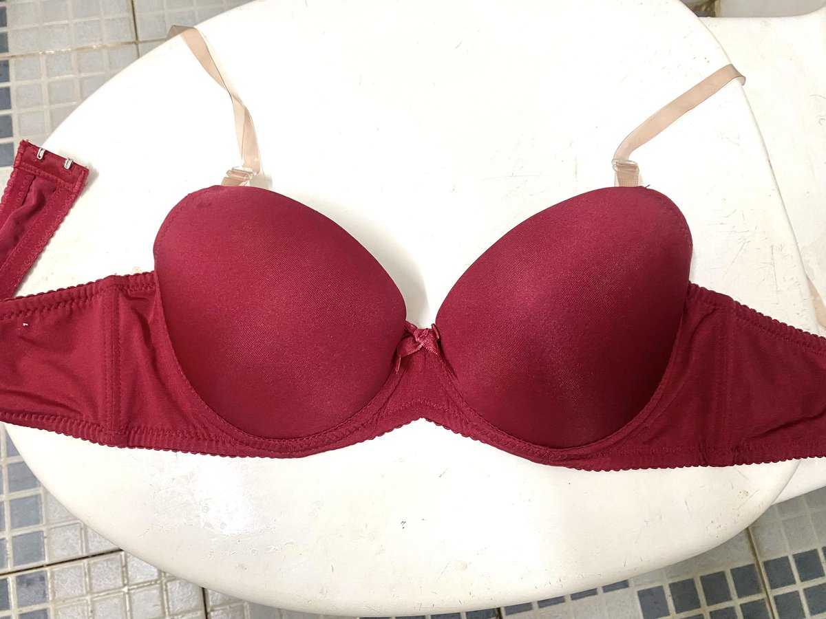 Girl sexy bra 18k tweet media