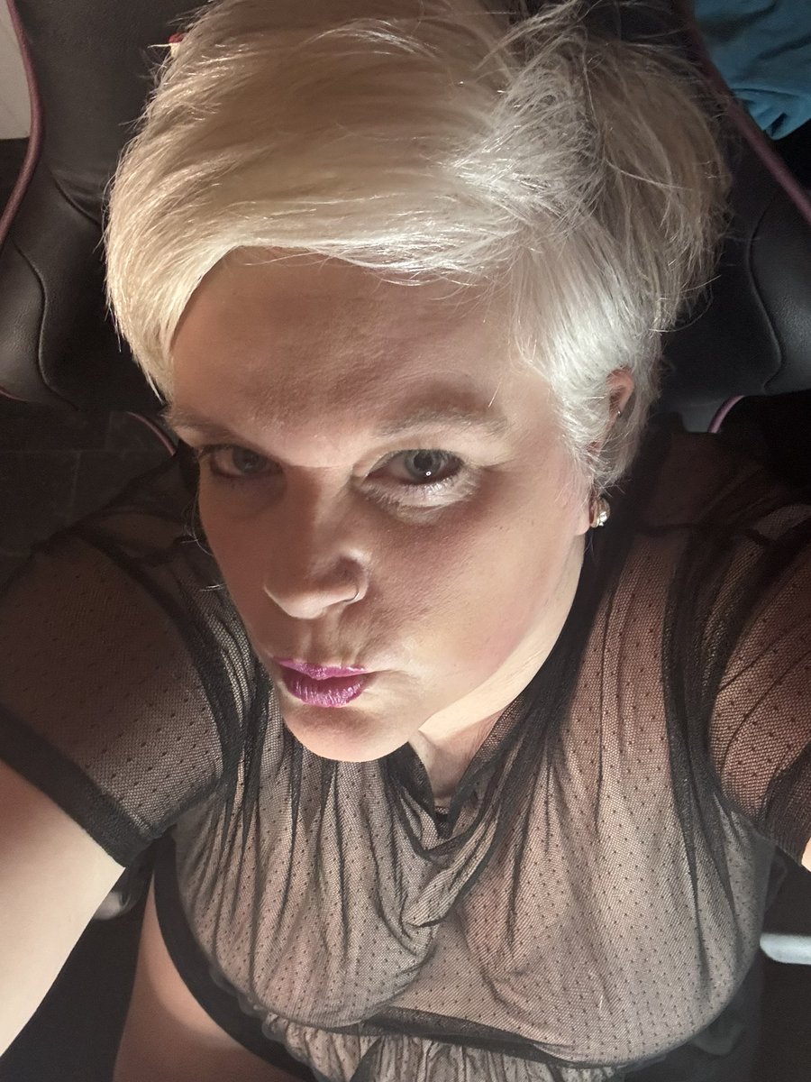 I’m Chazza from Northern Ireland; some of you know me already 😉; I’m back after a long time away with poor health. I’m a content creator and cam girl; my links are in my bio; please give me a follow and drop a 👋