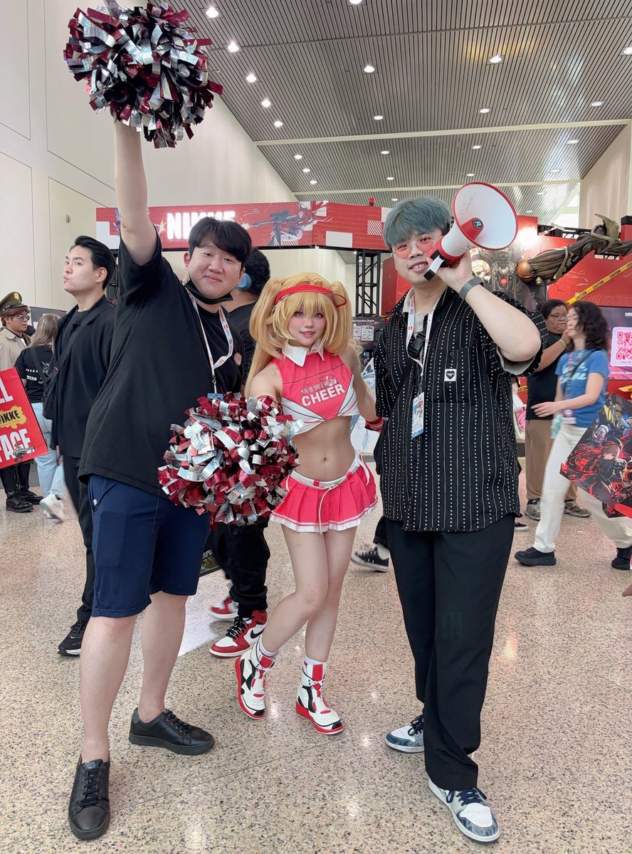 coionmoe's tweet image. #NIKKEAX2025 say 3
Mr Yoo @hsyoo___ &Mr @cosmograph0 joined Rewind squad and cheered w/ Clay❤️
#NIKKE #NIKKEcosplay #AnimeExpo2025