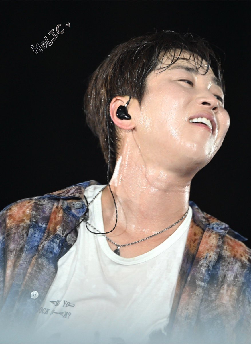 250705 대구 치맥페스티벌
너~무 뜨거운 축제였어요…그리고 물에 빠질 정도로 물을 뒤집어썼어요😅시련이 많았던 만큼 신곡을 들을 수 있었던 행복은 큽니다!
#딘딘 #dindin #대구치맥페스티벌 #태양이가득히