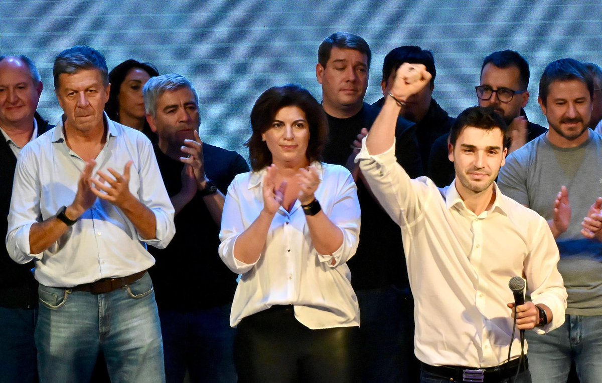 CHUBUT DESPIERTA PARA ESCRIBIR SU PROPIA HISTORIA

Hoy, durante el lanzamiento de Despierta Chubut, reafirmamos algo que ya se siente en cada rincón de la provincia: Chubut despertó. Y no piensa volver al pasado.

Este movimiento nació para unirnos detrás de lo esencial: defender