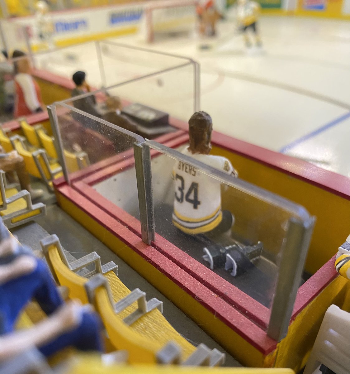 trentbuhler's tweet image. One of my favourite Bruins who will always have a place in my Boston Garden. RIP LB. #lyndonbyers