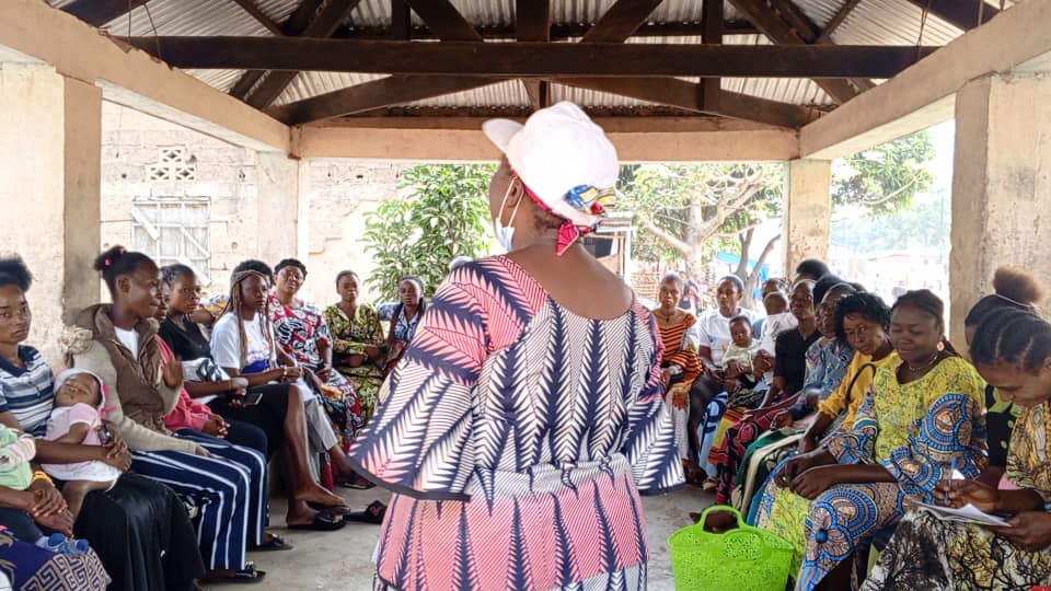 CAFCO RDC (@rdc_cafco) on Twitter photo CAFCO-K-C organise des descentes sur terrain pour échanger avec les chefs des quartiers et les bourgmestres de Kananga pour identifier les filles et femmes leaders de leurs milieux, afin que celles-ci se choisissent 4 membres du comité local. <a href="/Gisele_Kapinga1/">Gisèle Kapinga</a> CAFCO-K-C organise des descentes sur terrain pour échanger avec les chefs des quartiers et les bourgmestres de Kananga pour identifier les filles et femmes leaders de leurs milieux, afin que celles-ci se choisissent 4 membres du comité local. <a href="/Gisele_Kapinga1/">Gisèle Kapinga</a>