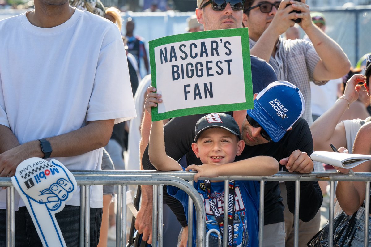 Chicago = best fan base 🥇

#NASCARChicago