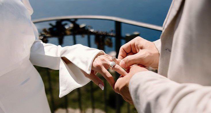 خذيتك من عُيون الليّ يبونك مَرجلة و عِناد مثل ما يَاخذ البحّار من جوُف البحَر درّه ❤️.