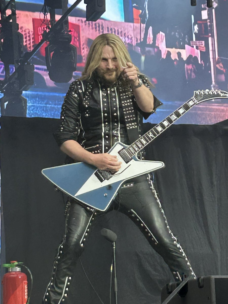 cisko_pike's tweet photo. Judas Priest tonight in Hanover, rob halford unreal! https://t.co/tc6OwEmVcm