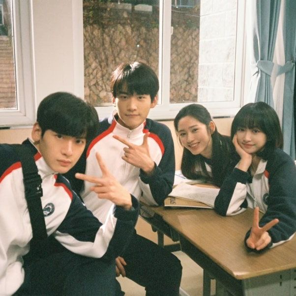 If you enjoy warm slice-of-life dramas, c-drama Always Home is an underrated gem, I do think. 🥰 Here's my review, I hope you guys enjoy! ❤️

#cdrama #review #alwayshome #zhaixiaowen #danielzhou #yangxizi #heqiu #warm #comforting #poignant

Review is here: buff.ly/zo8Qu8C