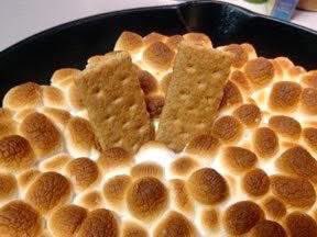 thedevilishdish's tweet image. It’s National Graham Cracker Day - and nothing comes to mind quicker than a good ‘ol S’MORE!
No campfire🔥??? No problem. Here’s an INDOOR VERSION that everyone can enjoy:

RECIPE: thedevilishdish.blogspot.com/2014/01/indoor…

#nationalgrahamcrackerday #smores #smorefun #easydesserts #summerdesserts