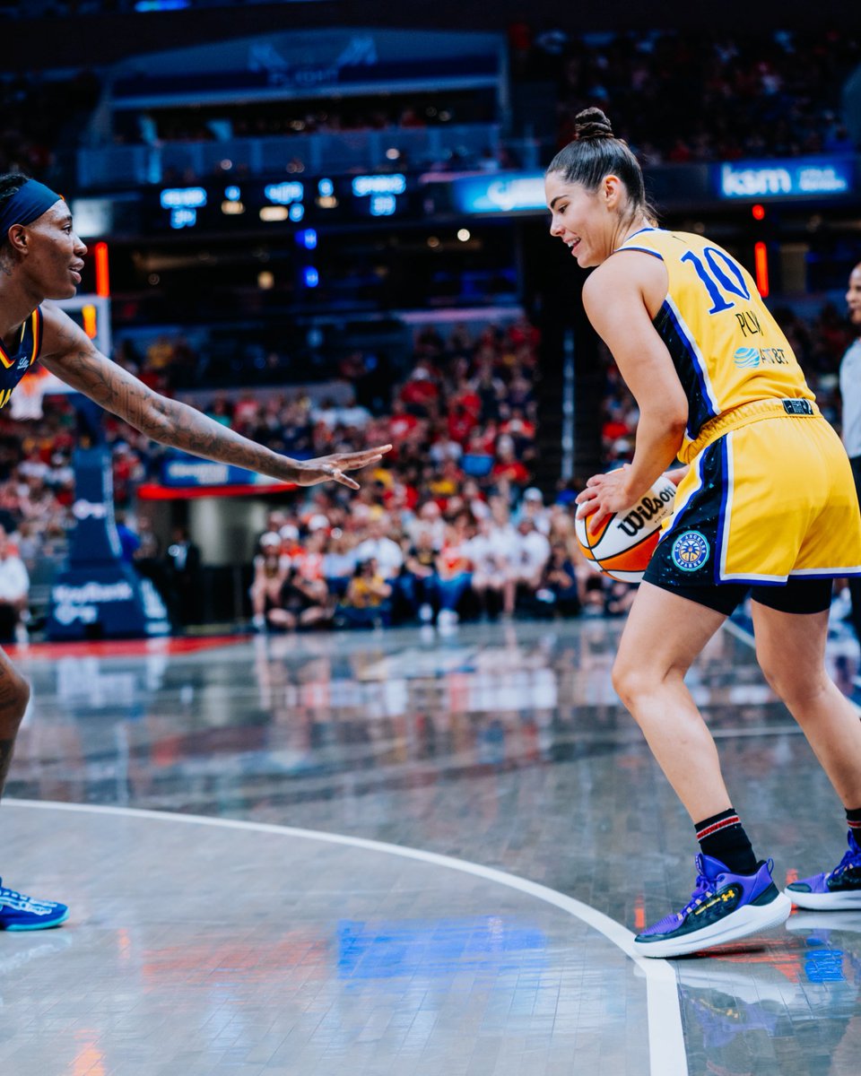 Kelsey Plum smiling at Natasha Howard before shooting a three on her lol she is hilarious
