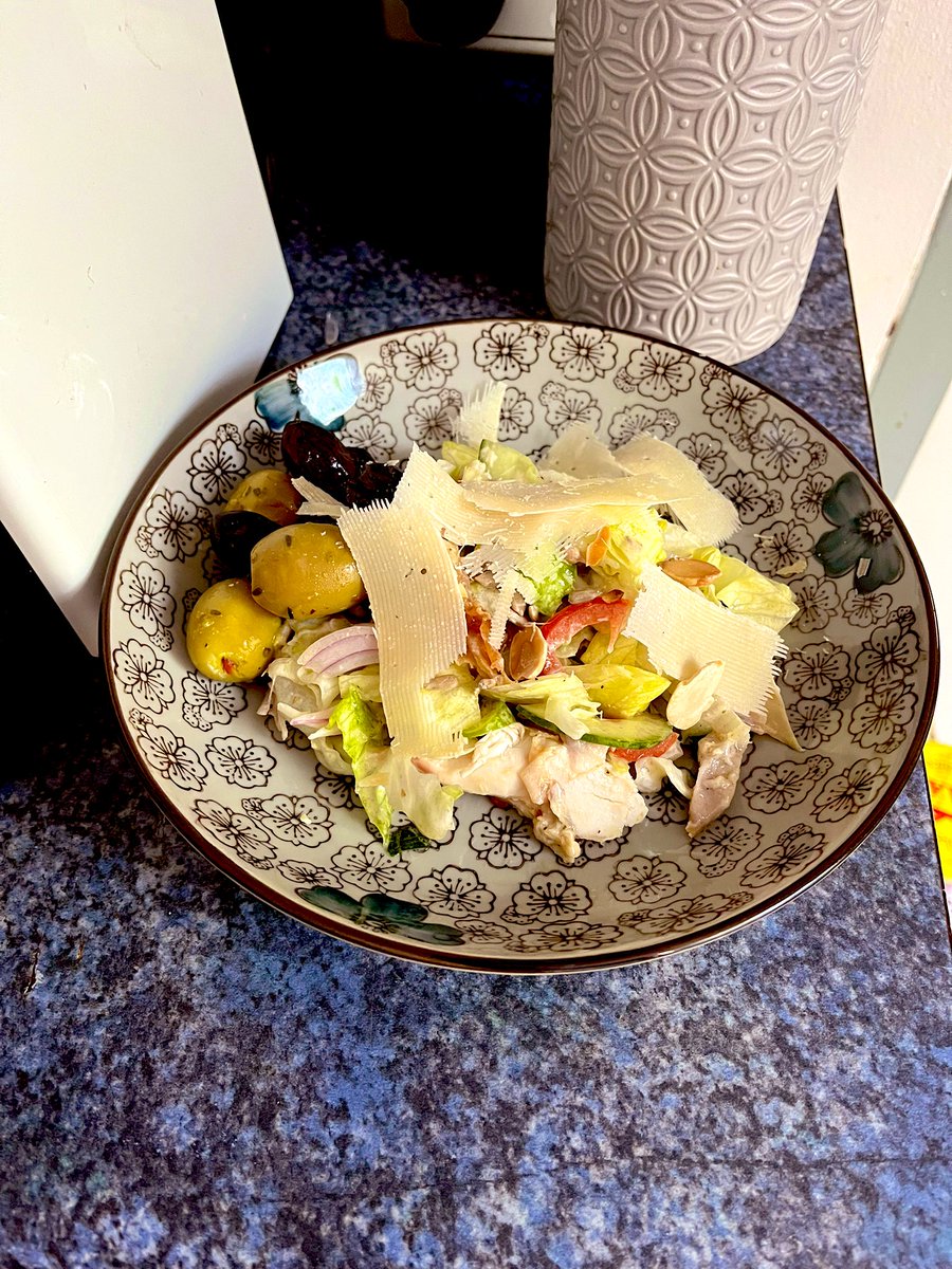 Agent99c's tweet image. Pulled chicken salad #pulledchicken #sunday #winter #salad #food #lunch