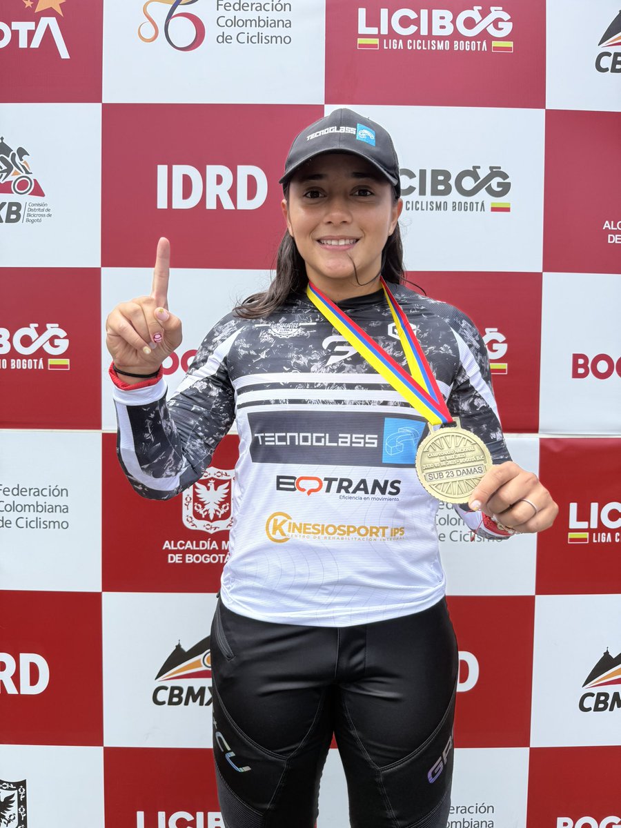 Después de algunas carreras difíciles y momentos extraños en días pasados.
Doy gracias a Dios nuevamente por llevarme a lo alto del podium Campeona Nacional 🥇Cat. Sub 23 “Bogotá” a mi equipo de triunfo mil gracias por su apoyo incondicional y creer en esta soñadora.  🙏🫶
