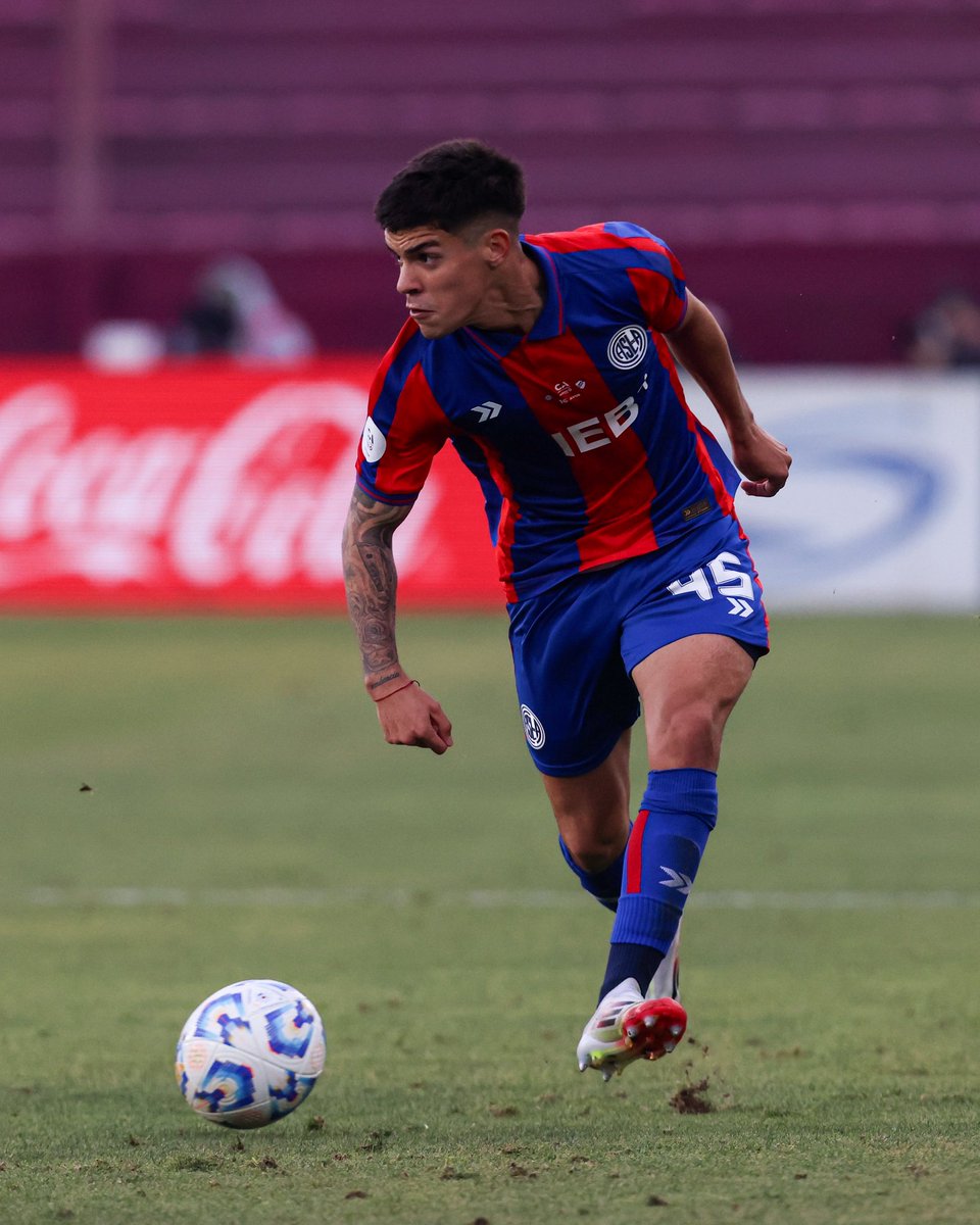 Facundo Gulli hizo su debut como titular con la camiseta más linda de todas.

Una vida entera en el club tuvo sus frutos, Chiqui, ¡a seguir creciendo y vamos por más!
