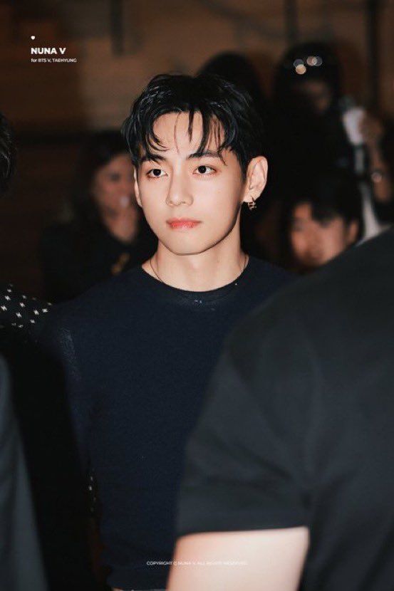 birdynumnum77's tweet image. Just when you thought the universe had shown you its best, Tae decided to glitch the entire system and reset the standard! Unreal! 🔥🔥🔥
BORAHAE TAEHYUNG
#TAEHYUNGXCELINE
#CELINEBoyV
#VxCELINE
#TaehyungInParis