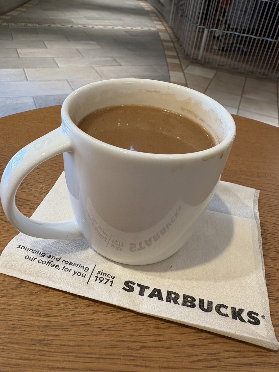 Travelitwell's tweet photo. #goodmorning #nowlistening to #lovesongs on #bbcradio2 by #michaelball  #starbucks wiz #wholemilk sprinkling #cinnamonpowder as #sundaymorningroutine https://t.co/PXsPVDEmWd