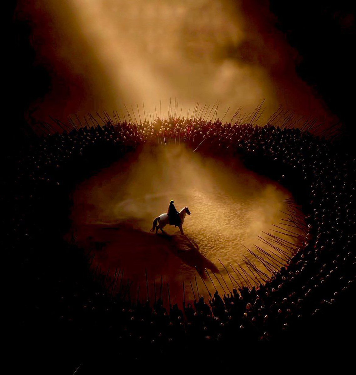 روي عن الإمام الحسين ع أنه قال يوم العاشر من محرم
ألا! ثم لا تلبثون بعدها إلا كريث ما يركب الفرس حتى تدور بكم (دور) الرحى عهد عهده إلي أبي عن جدي فأجمعوا أمركم وشركاءكم تم كيدوني جميعا فلا تنظرون إني توكلت على الله ربي وربكم ما من دابة إلا هو آخذ بناصيتها إن ربي على صراط مستقيم☝️