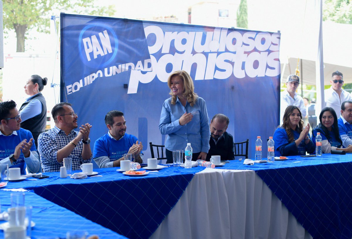 Pedro Rodríguez V (@pedro_rvillegas) on Twitter photo Acompañado de mi esposa Paty Arévalo y de mi amigo <a href="/anuarazar/">ANUAR AZAR</a> , participamos en una Reunión de Amigos #Panistas donde reafirmamos que la fuerza de nuestro partido está en su militancia, en la unidad y en el compromiso con el Estado de México.
Seguiremos caminando con quienes Acompañado de mi esposa Paty Arévalo y de mi amigo <a href="/anuarazar/">ANUAR AZAR</a> , participamos en una Reunión de Amigos #Panistas donde reafirmamos que la fuerza de nuestro partido está en su militancia, en la unidad y en el compromiso con el Estado de México.
Seguiremos caminando con quienes