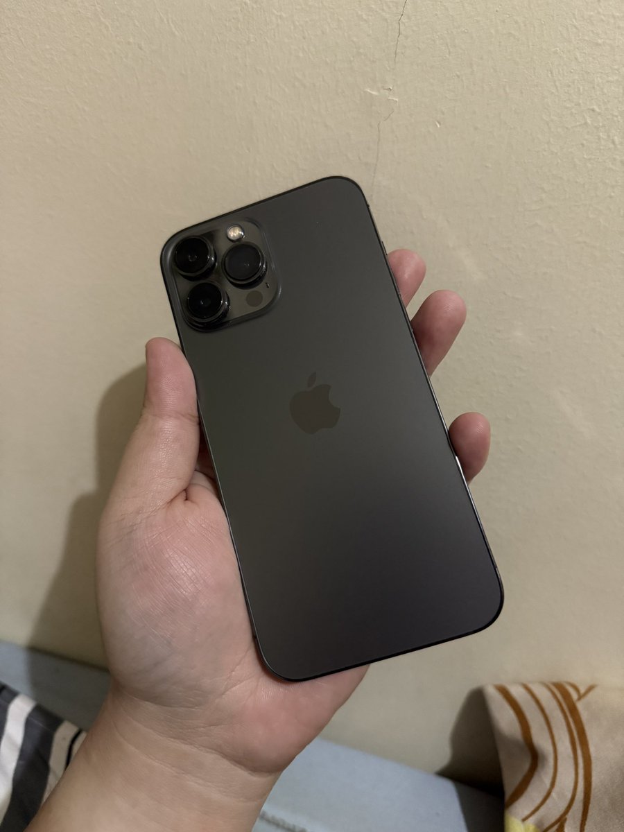 jeonscartph's tweet photo. 💫 — wts lfb iphone ph (loc: QC — can ship nationwide)

iPhone 13 Pro Max (Space Gray) 🌑
╰ ₱ 22,500 (nego)

𓂋 128gb 

✴︎ 74% bh
✴︎ all working
✴︎ no issues / dents 
✴︎ freebies: original apple adapter + cases!

🏷 iphone apple ph x xr xs 11 12 13 pro max https://t.co/dqZDPZ1Hr0