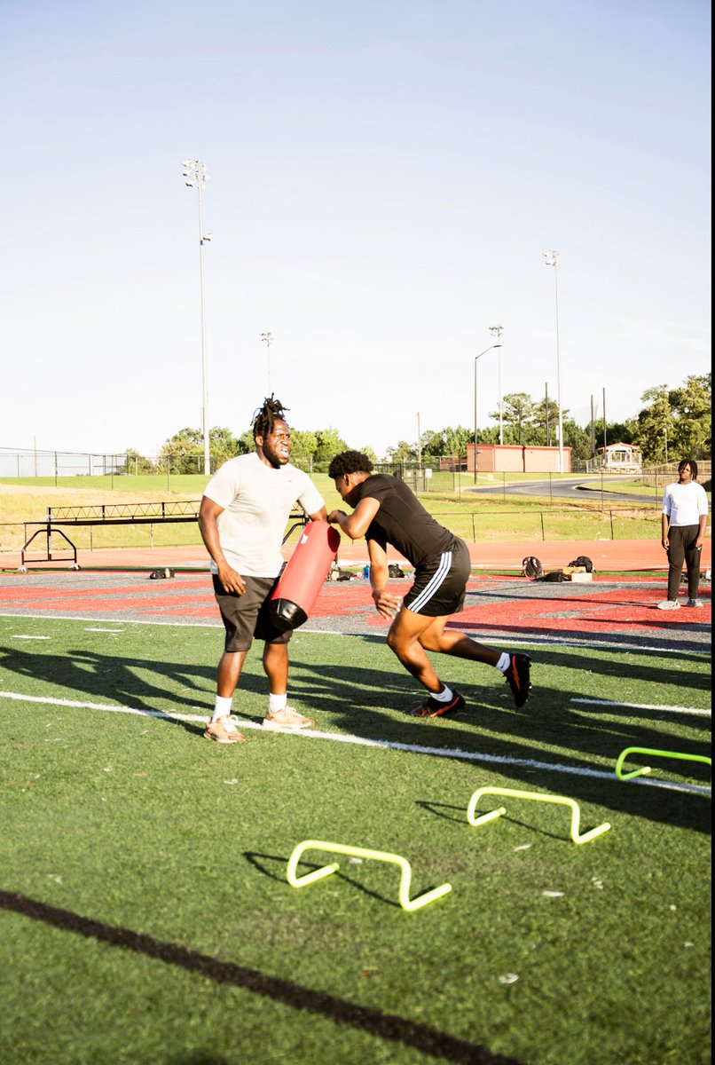 Royal Maxwell (@royalmaxwell7) on Twitter photo Thank you <a href="/UofPassRush/">PassRushUniversity</a> for letting me work out with you. I really appreciate the opportunity and everything I learned.
<a href="/coachkylemann/">Kyle Mann</a>
<a href="/CoachEvanMann/">Evan Mann</a>
<a href="/CoachSheldonFYF/">P from The Swamp</a>
<a href="/ECHSrecruits/">East Coweta Recruits</a>
<a href="/CoachSmallEC/">Coach Small EC</a> Thank you <a href="/UofPassRush/">PassRushUniversity</a> for letting me work out with you. I really appreciate the opportunity and everything I learned.
<a href="/coachkylemann/">Kyle Mann</a>
<a href="/CoachEvanMann/">Evan Mann</a>
<a href="/CoachSheldonFYF/">P from The Swamp</a>
<a href="/ECHSrecruits/">East Coweta Recruits</a>
<a href="/CoachSmallEC/">Coach Small EC</a>