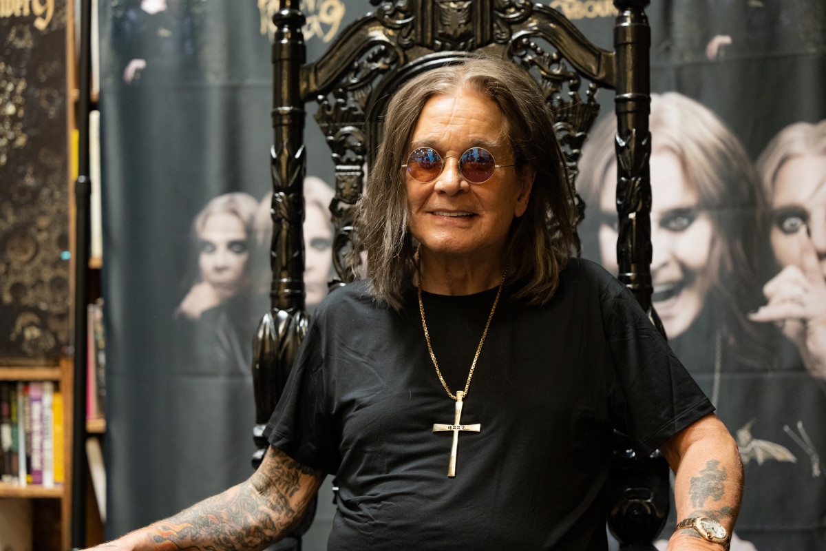 TKsMantis's tweet photo. I try to shut up on here now-a-days but I have to say that if you are one of the people complaining about Ozzy doing one last show, to celebrate with his fans and friends a long and storied career, go fuck yourself.
No one is abusing him; it isn't sad to see. He is a legend. https://t.co/yapYnJ1yLp