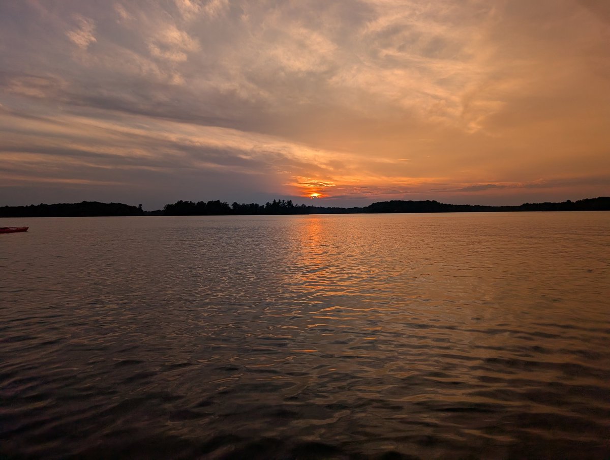 FaeJohnstone's tweet image. If you need me for the next two weeks: no, you really don't. It's cottage time.