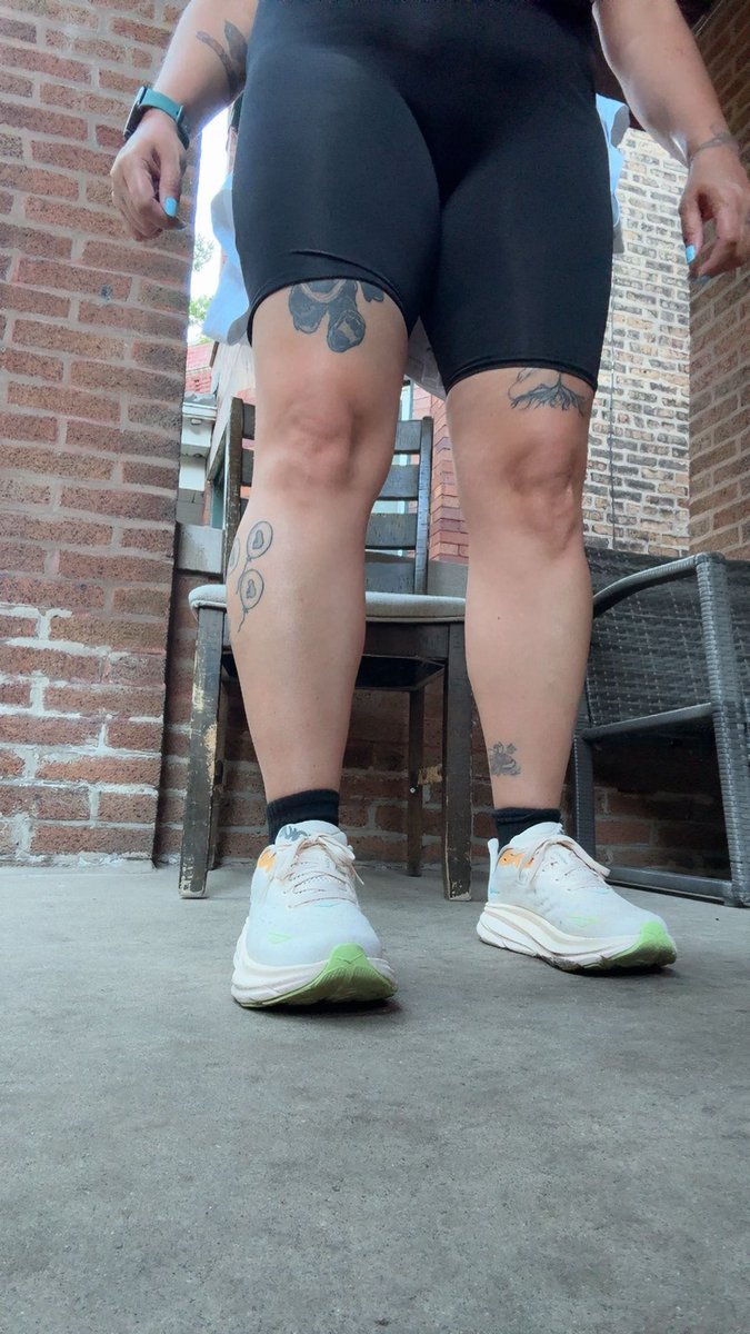 SueHappy3's tweet photo. #Longrunsaturday let’s see if I can hang! 

A little confidence?? No it’s fucking hot! I’m not gonna die cause you don’t like how I look’ 💁🏻‍♀️ https://t.co/VKx81451YT