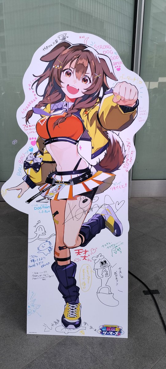 Kamineko9675's tweet image. みんなの等身大パネル！

みこち！みんなにアホ毛生やすなw
#みてくれころさん
#超ゲマズ2_day2