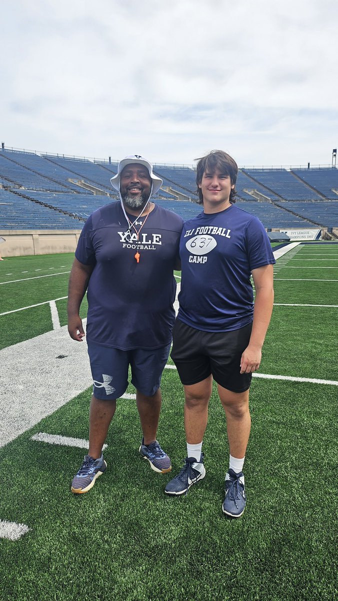 MiloWilkins_'s tweet image. Loved today’s camp at @yalefootball ! Really enjoyed being taught by @Bigstef72 and being able to compete! Can’t wait to be back! @CoachRenoYale 
@SouthLakes_fb @CoachG_22