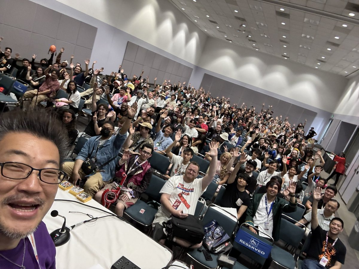 t_miyazaki_cc2's tweet image. ロサンゼルス
ANIME EXPOにて日本での採用に関して講演しました
200人以上が参加して講演後も90分以上質問に答えました
たくさんの方が興味持ってくれています
昨年も同じセッションを行い興味を持った学生から応募があり採用され、来日して現在福岡本社で働いてるスタッフがいます
#採用 #海外採用