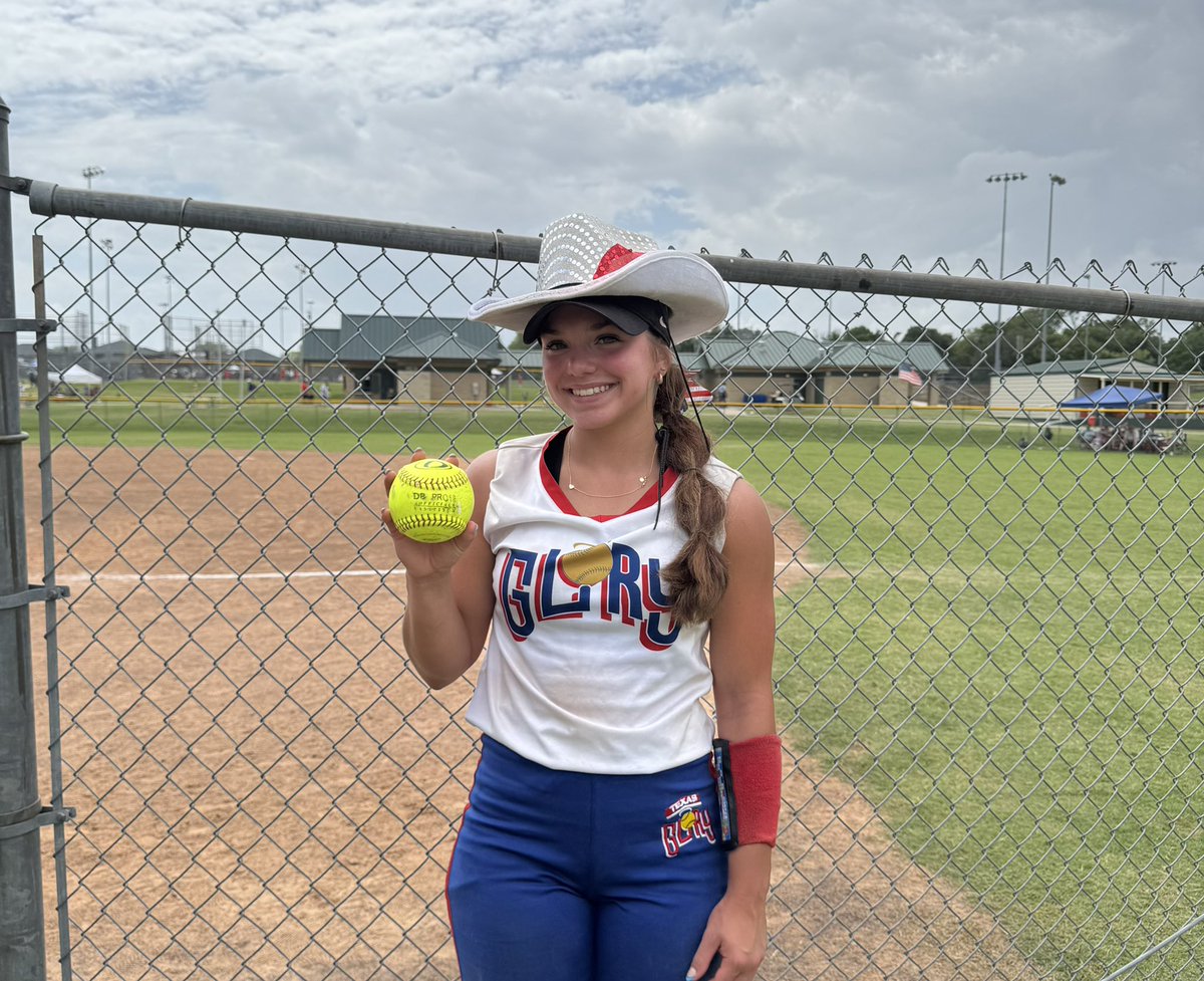 Another big shot for <a href="/bhartman2027/">Bailey Hartman</a>, adding to the list of bombs at the <a href="/TulsaElite/">Tulsa Elite Sports</a> Wilson Invite! #baileyhartmansoftball #homerun #2027graduate <a href="/KStokes10/">Kiki Stokes O’Connor</a> <a href="/rsusoftball/">RSU Softball</a> <a href="/RockUSoftball/">Rockhurst Softball</a> <a href="/SNUSoftball/">SNU Softball</a> <a href="/coach_rhode/">Rachel Rhode</a> <a href="/NEOSFTBLL/">Lady Norse Softball</a>