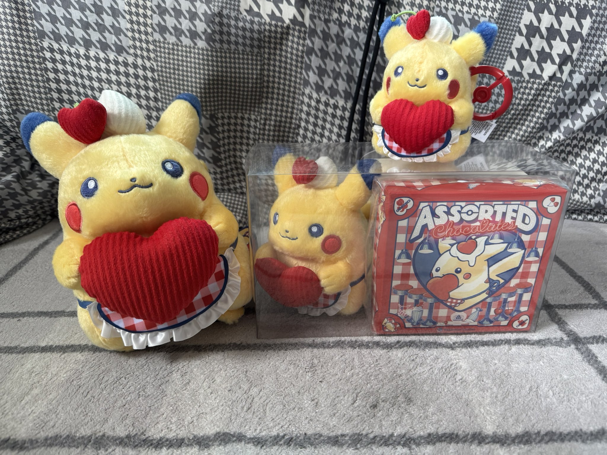 匿名発送❗　ピカチュウ　ぬいぐるみ　まとめ13体セット Amazon.co.jp: セキグチ モンポケ ピカチュウ ぬいぐるみ だっこ