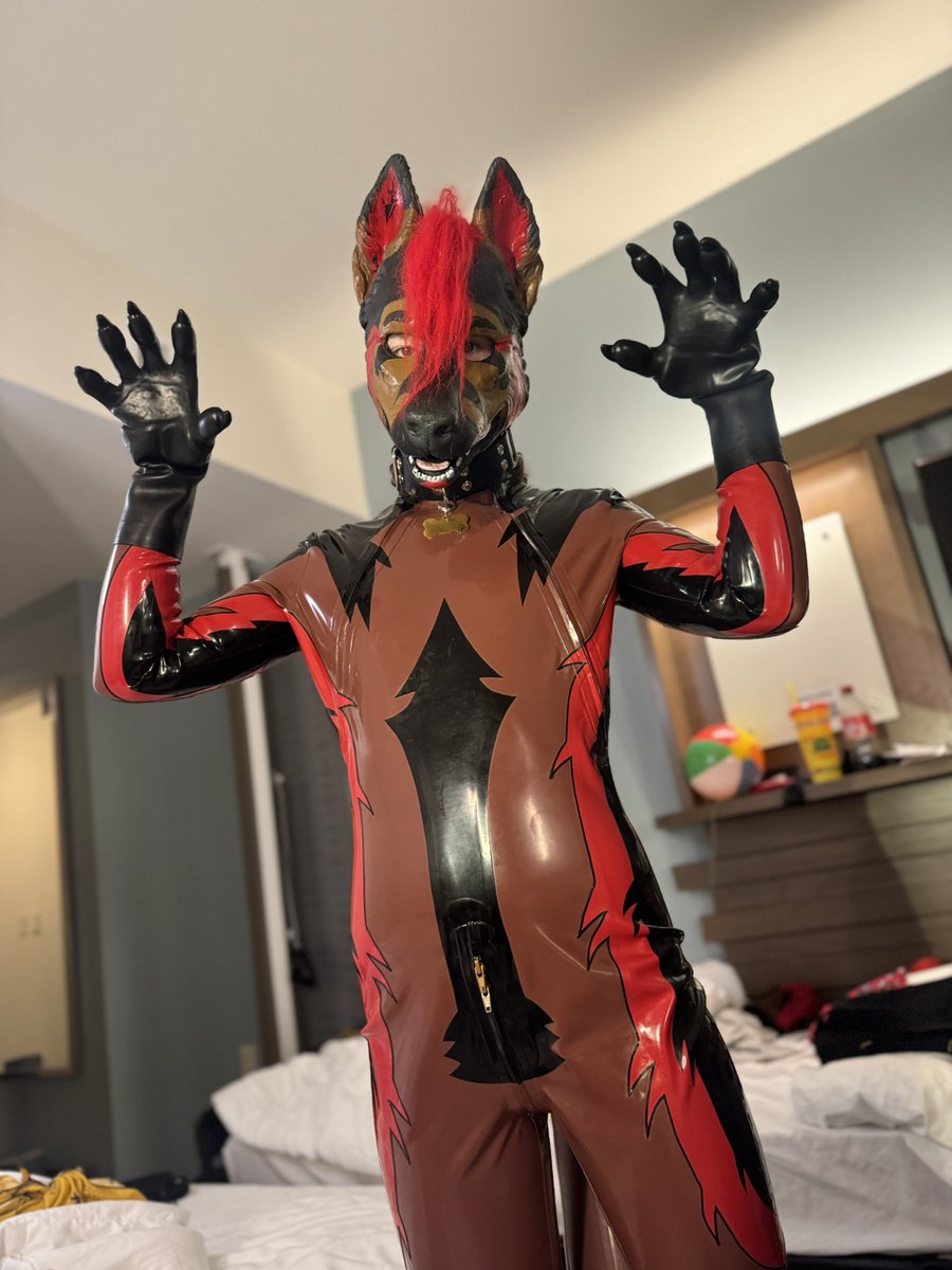 puppy lycan (@puplycanwoofer) on Twitter photo wuff! rubber dog at #anthrocon !! 🐾
hood - <a href="/SnapJawForge/">SNAP JAW</a>
catsuit - <a href="/LatexCatfish/">Latex Catfish</a>
paws - <a href="/SquirkWerks/">SquirkWerks LLC</a>
collar - <a href="/VilainGarconMTL/">Vilain Garçon</a> wuff! rubber dog at #anthrocon !! 🐾
hood - <a href="/SnapJawForge/">SNAP JAW</a>
catsuit - <a href="/LatexCatfish/">Latex Catfish</a>
paws - <a href="/SquirkWerks/">SquirkWerks LLC</a>
collar - <a href="/VilainGarconMTL/">Vilain Garçon</a>