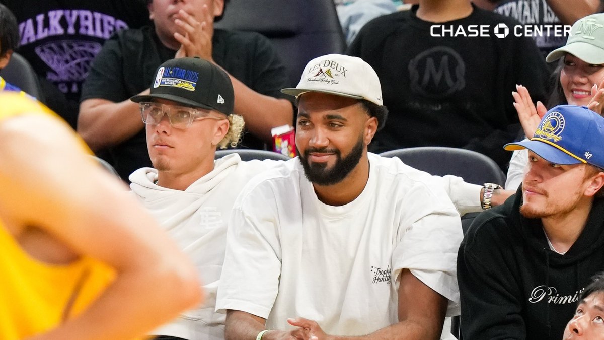 ChaseCenter's tweet photo. Dubs 🤝 Summer Dubs 

@CarMax || California Classic https://t.co/u2eYd1xEBh