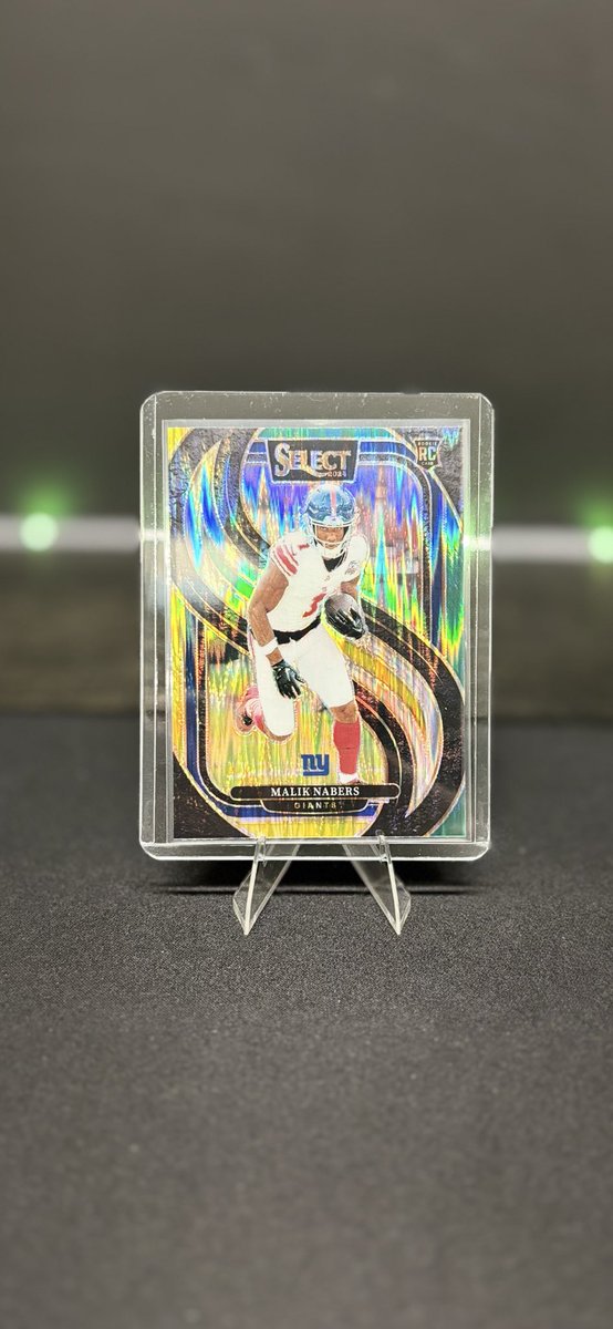 SBrosCards's tweet image. One of my favorite Select parallels — green and yellow.

Nice addition to the rookie stack with this Malik Nabers.
#MalikNabers #SelectFootball #SBrosCards #Cards